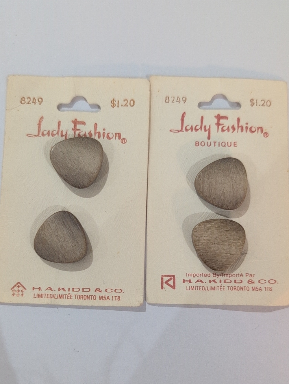 Lady Fashion Vintage 1970s Wood-Tone Button Set Of 4